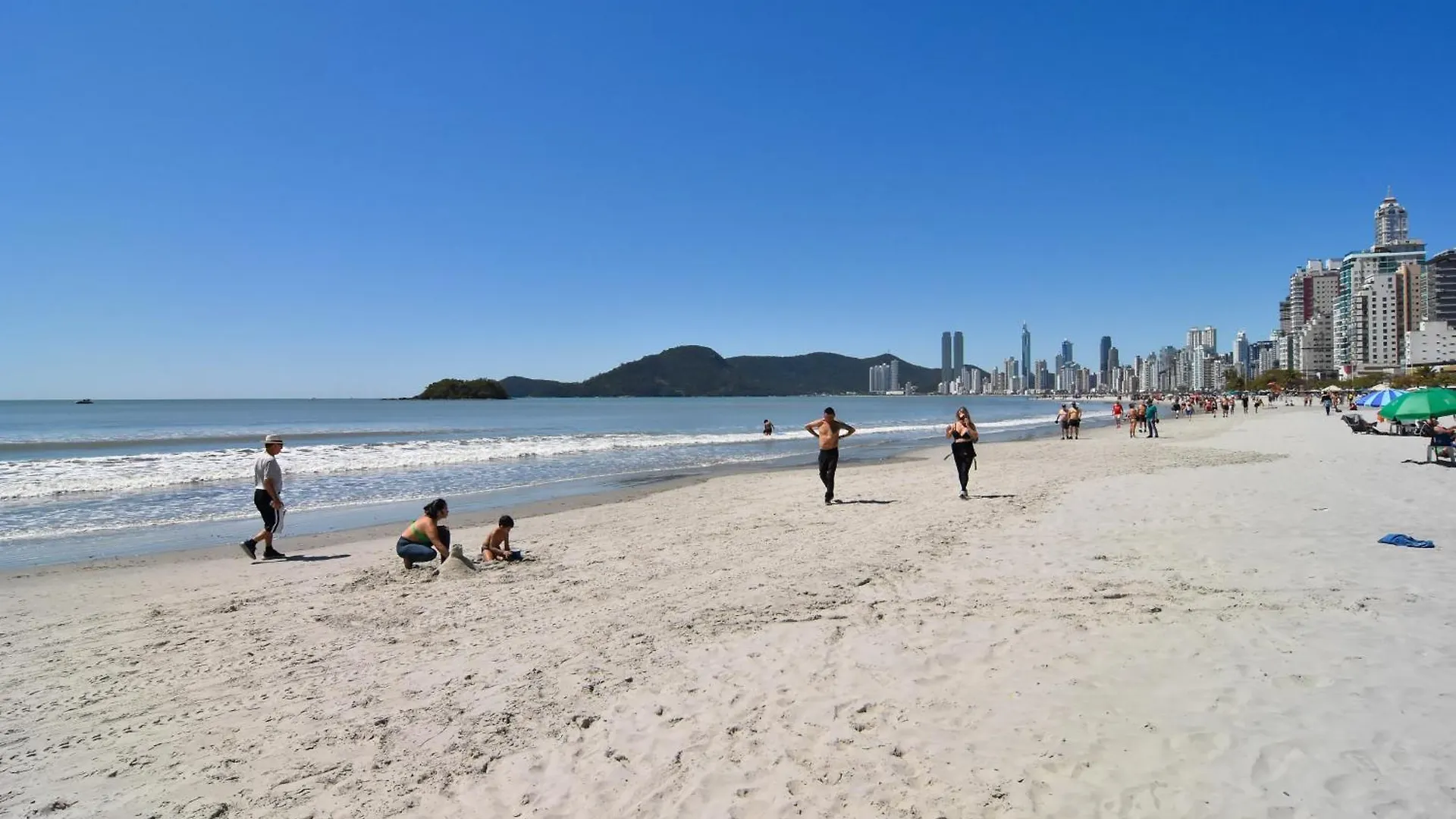 Aconchego 150 Metros Da Praia Na Rua 3604 Sw3421 Balneario Camboriu 0*,  Brazil